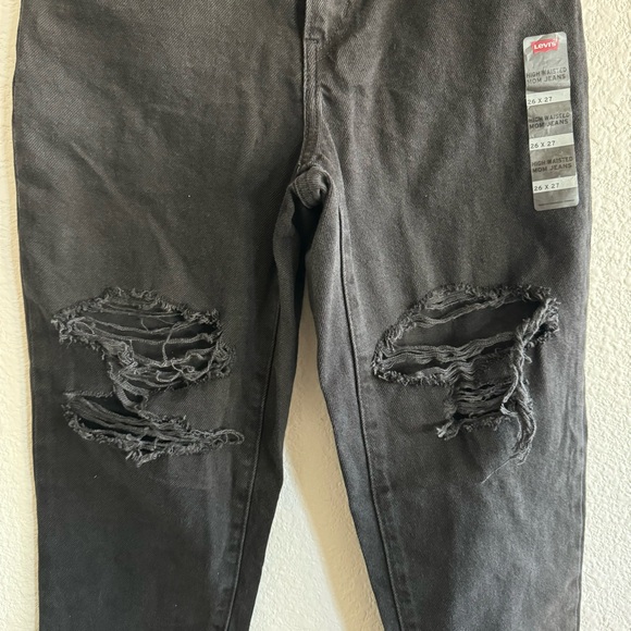 Levi’s High-Waisted Mom Jeans Black 26x27 - Picture 4 of 6
